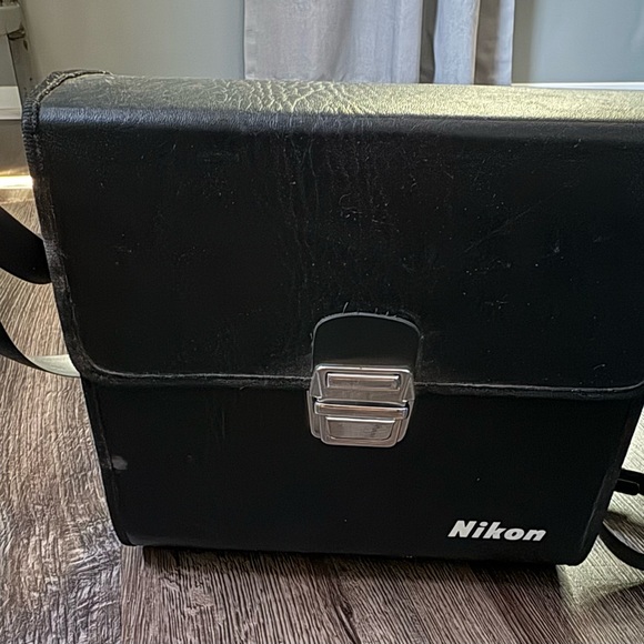 Vintage Nikon Binoculars – Good Condition - Picture 7 of 8